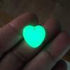 Colgante de corazón de piedra luminosa de colores, joyería de piedra luminosa, material de letras, accesorios, piedra fluorescente, amor