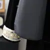 Conjunto de atuendo de otoño, estilo mamá, chaleco estilo chino, conjunto de tres piezas, nueva colección otoño/invierno 2026, ropa para mujeres de mediana edad y mayores, conjunto de terciopelo dorado