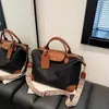 Nova Bolsa Tote de Alta Qualidade, Bolsa Casual de Tecido de Nylon Formato Dumpling, Bolsa Transversal, Bolsa de Mão, Bolsa de Viagem de Grande Capacidade