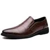 Novos Sapatos Sociais Masculinos de Couro, Tamanho Grande 48, Populares na Europa e América, Sapatos de Calçar Fácil, Estilo Brogue