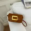 Bolsa quadrada pequena texturizada estilosa de mão para mulheres, novo modelo primavera-verão 2026, versão coreana bolsa de ombro e transversal cor sólida retrô