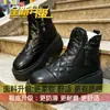 Sapatos de Algodão Quentes Botas Casuais Populares de Solado Grosso Novo Inverno 2025 Botas de Neve com Aumento Botas Curtas de Veludo Femininas Mulheres