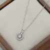 Corrente de clavícula elegante banhada a ouro real com micro cravação de zircônia, design de nicho feminino, colar com pingente de círculo, colar versátil