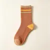 Calcetines de Dropshipping para Mujer al por Mayor Calcetines de Media Pantorrilla Otoño e Invierno Color Café Melange Calcetines de Algodón Estilo Étnico Versátiles Calcetines para Mujer