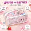 Estuche Transparente de PVC Chica Anime Corazón Gran Capacidad Caja de Papelería Bolsa de Almacenamiento para Estudiante de Secundaria Viaje Almacenamiento