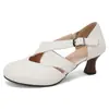 Comércio Exterior Suprimento Transfronteiriço Vazado Sapatos Femininos Tamanho Grande Bico Redondo Salto Médio Sapatos de Salto Sandálias de Verão X26040007