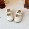 Sapatos Franceses de Couro para Meninas 2026 Primavera Outono Cadarço Casuais Sapatos de Uma Sola Menina Pequena Estilo Britânico Antiderrapantes Casuais Sapatos de Princesa