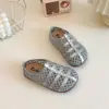 Sapatos Infantis para Bebês e Crianças Pequenas, Sapatos de Couro Trançado de Nicho para Meninas, Novo Estilo Primavera 2026, Sandálias Slip-on Macias para Crianças Pequenas