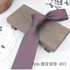 Nueva Moda Coreana Corbata de Rayas Diagonales para Hombre Poliéster Hilo de Seda Teñido en Hilo Jacquard Atada a Mano Corbata de 7 cm en Stock Venta al por Mayor