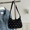 Bolso de mano plisado de estilo moderno y dulce para mujer, nueva colección de verano 2026, tela de pana con lunares, bolso de hombro versátil y bolso de axila