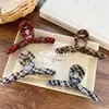 Pinza para el Cabello de Lana con Forma de Corazón Estilo Universitario para Otoño e Invierno con Pinza Lateral y Pinza de Tiburón para Moño en la Parte Trasera de la Cabeza Accesorio para el Cabello para Mujer