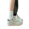 Zapatillas blancas elegantes y únicas para mujer, nueva colección de otoño 2026, zapatos casuales de lona versátiles para estudiantes