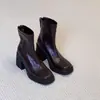 Versão em Couro Macio de Botas Curtas Aumentadoras de Altura com Plus Veludo para Mulheres, Saltos Baixos Pequenos, Saltos Grossos, Botas Martin, Botas Slim de Bico Quadrado Francês, Bico Quadrado