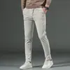 Calça Casual de Veludo Cotelê Outono e Inverno Masculina Slim Fit Reta Tubo Listrada para Homens de Meia-Idade Roupas de Negócios Calça Longa Tendência de Inverno para Pais