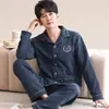 Pijama de algodón de aire para hombre en capas, otoño e invierno, manga larga y pantalón largo, engrosado, cuello vuelto, estilo cárdigan, simple y casual, se puede usar afuera, conjunto