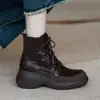 Novas Botas Femininas Estilo Martin 2025 com Salto Alto Macio, Bico Redondo, Plataforma de Solado Grosso, Cadarço no Tornozelo para Mulheres Baixinhas