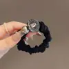 Goma para el pelo de tela hecha a mano con perlas y un diseño elegante, Goma elástica alta para coleta, Accesorio para el pelo para mujer