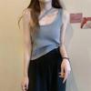 Moda de estilo estrangeiro, tendência completa, novo estilo, design, senso, malha curta, sling, máquina de cuidados, colete de ombro inclinado irregular, moderno