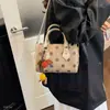 Bolsa de ombro única de veludo com bolinhas, padrão retrô de camurça feminina, moda outono, nova chegada, bolsa transversal, executiva, bolsa de mão requintada 2026, versátil