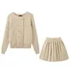 Conjunto de tricô cáqui para mulheres, novo look de inverno, um conjunto de duas peças composto por um top e uma saia