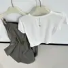 Camiseta Básica Versátil de Manga Corta Ajustada para Mujer, Cuello Redondo Elástico, Hombro Normal, Diseño de Caballo Bordado, Top de Verano