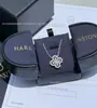 Versão de Luxo do Colar Porta da Felicidade para Mulheres, Banhado a Ouro Branco 18K, Pingente de Frasco de Perfume com Diamantes, Corrente para Clavícula, Presente para Namorada