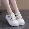 Zapatos Blancos de Verano Calados Modelo Nuevo 2026 Suela Gruesa Resistentes al Desgaste Suela Suave Versátiles Zapatos Deportivos Casuales Pantuflas T19