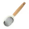 Juego de 11 Utensilios de Cocina con Mangos de Madera de Haya: Batidor de huevos, Pelador, Abridor de botellas, Cortador de pasteles, Ablandador de carne, Prensa de ajos, Rallador
