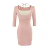 Conjunto de vestido de duas peças puramente sedutor em cores contrastantes, novo estilo de primavera com gola halter, alças de amarrar, manga média, saia curta justa para mulheres