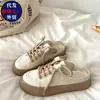Zapatos de lona de verano de diseño único y original para mujer, perfectos con faldas, estilo coreano, adecuados para estudiantes, zapatos casuales para mujer, color rojo rosa versátil