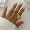 Anillo Abierto de Bola con Borla y Pliegues Irregulares Diseño de Nicho Moda Personalizada Versátil Lujo Ligero Joyería de Gama Alta