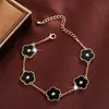 Pulseira Moderna Transfronteiriça Estilo Ins Flor de Cinco Folhas com Zircônia Única para Mulheres, Acessório Elegante de Ágata para Compras e Visitas a Lojas