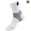 Venta al por mayor del fabricante Calcetines de bádminton Calcetines deportivos para hombre Antideslizantes Niños Tenis Ping Pong Fondo de rizo engrosado