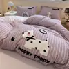 Juego de Ropa de Cama de Cuatro Piezas 100% Algodón Puro con Dibujos Animados Cepillado Otoño/Invierno Sábana de Toalla Engrosada Funda de Edredón Suministros para Dormitorio de Estudiantes