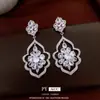Pendientes Medievales de Flor Hueca con Diamantes, Retro, Exquisitos, de Alta Gama, Personalizados, Diseño Versátil para Mujer al por Mayor
