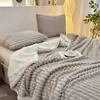 Manta nueva grande de pelo sintético de conejo a rayas, doble cara de lana de cordero, engrosada para abrigar, color liso, ropa de cama y textiles para el hogar al por mayor