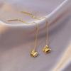 Aretes de acero de titanio de trébol de cuatro hojas con sentido de diseño avanzado, lujo ligero para mujer, diseño nicho, aretes que no se desvanecen, nuevo estilo 2024