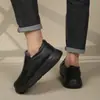 Sapatos de Algodão de Tamanho Grande para Travessia de Fronteira, Novo Modelo de Inverno, Forrados com Lã, Espessados, Sola Leve, Sola Macia, Versáteis, Antiderrapantes, Sapatos Quentes para Homens de Meia-Idade e Idosos