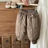 Pantalones de plumón de pato blanco para bebé Otoño e Invierno 2026 Nuevo Estilo Coreano para Bebés Gruesos Cálidos Elegantes Pantalones de plumón Clase A