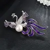 Broche de pavão com cor de pérola novo europeu e americano versátil de alta qualidade criativo Phoenix zircônia corsage animal fofo