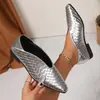 Sapatos Femininos Plus Size de Comércio Exterior 2026 Primavera e Outono Novos Salto Bloco Estilo Europeu e Americano Nicho Temperamento Moda Bico Quadrado Boca em V Sapatos de Salto Único Feminino