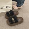 Chinelos de Pelúcia Marrons Populares da Moda para Mulheres Outono e Inverno 2025 Novo Estilo Ins com Solado Grosso Casual para Casa