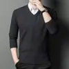 Suéter de grosor medio para hombre, nuevo tejido de punto con cuello en V para otoño e invierno, suéter básico casual tipo pullover para hombres jóvenes y de mediana edad, suéter de manga larga