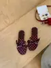 Sandálias Slip-On Redondas com Pregas de Bolinhas Estilo Doce First Encounter para Mulheres, Novo Modelo Primavera/Verão 2026 com Laço Solado Plano