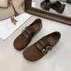 Zapatos Birkenstock de diseño casual de nicho, nuevo modelo primavera/otoño 2026, zapatos bajos retro de gamuza versátiles de doble hebilla para uso en exteriores