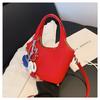 Bolsa Feminina 2025 Novo Estilo Textura Simples, Bolsa Balde Fofa Versão Coreana de Primavera, Bolsa Transversal de Ombro Único Retrô da Moda