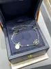 Pulseira de Quatro Flores V-Gold Edição de Luxo Pérola Branca Ouro Rosa Réplica de Luxo Leve Acabamento Fino Moda Feminina Joia Versátil