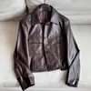 Jaqueta Curta Estilo Vintage de Pele de Ovelha 2026, Casaco de Couro para Motociclista Feminino Atacado H13AW595407