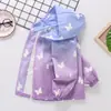 Jaqueta Infantil Primavera e Outono 2026 Novo Look de Primavera Estiloso Gradiente Top para Exterior Corta-vento Infantil