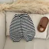 Pantalones de Bebé Primavera Nuevos Rayados Casuales a la Tobillo Elegantes Sueltos Combinan con Todo Moda Pantalones de Chándal para Bebés Niñas